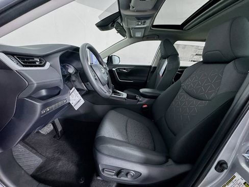New 2025 Toyota RAV4 XLE image 33