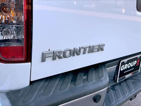 Used 2020 Nissan Frontier SV image 29