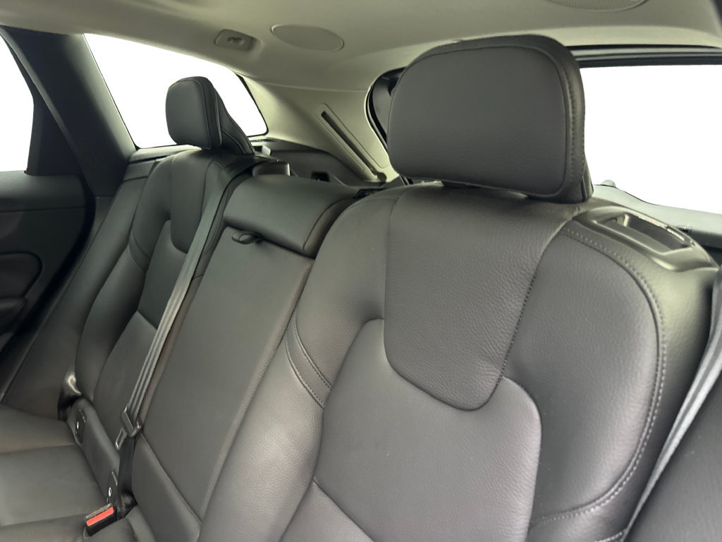 Used 2023 Volvo XC60 B5 Plus FWD image 36