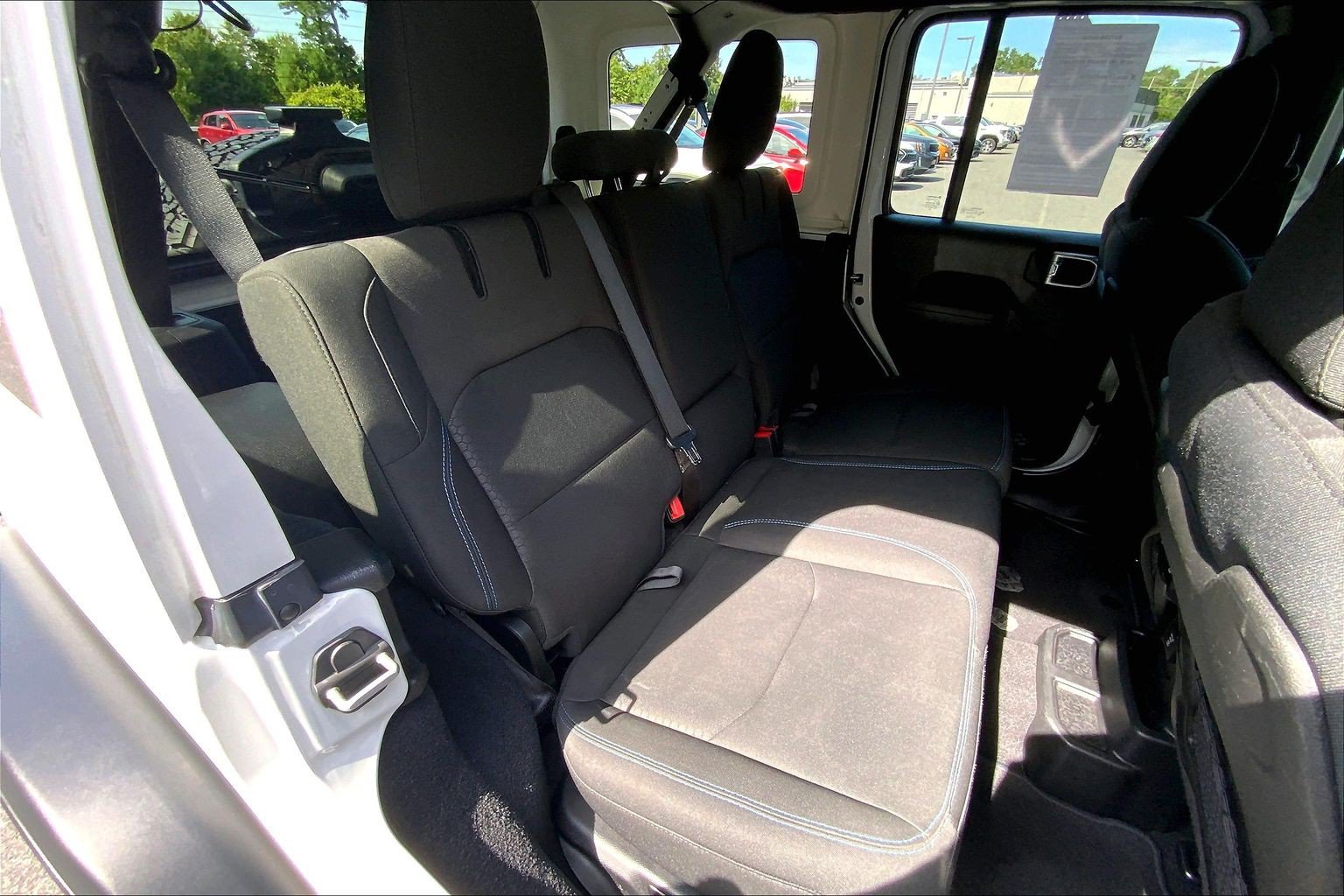 Used 2021 Jeep Wrangler Unlimited Rubicon 4xe w/ Safety Group AWD/4WD image 29