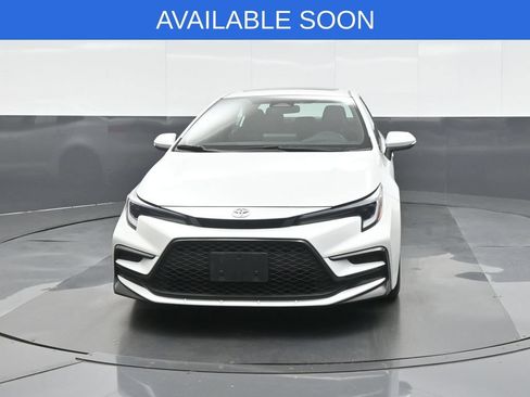 Used 2024 Toyota Corolla SE w/ SE Premium Package FWD image 2