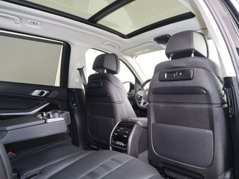 Used 2020 BMW X7 xDrive40i w/ Premium Package AWD/4WD image 17