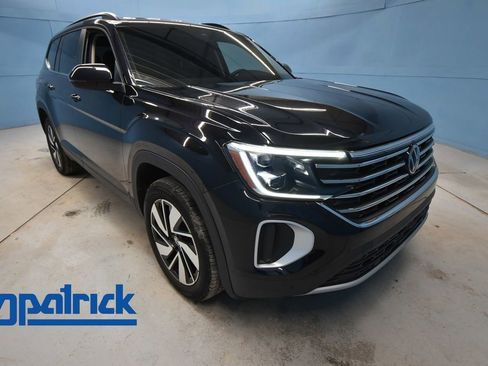 Used 2024 Volkswagen Atlas SE w/ Black Wheel Package image 1