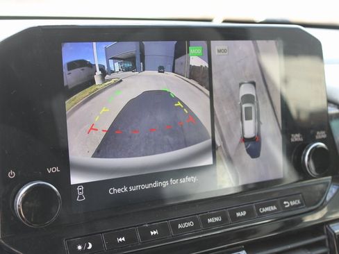 Used 2022 Nissan Pathfinder SL w/ SL Premium Package image 9