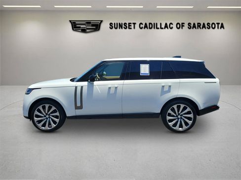 Used 2025 Land Rover Range Rover Long Wheelbase SE AWD/4WD image 7