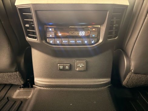 Used 2024 Toyota Sequoia Capstone image 34