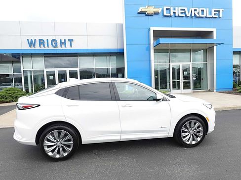 New 2026 Buick Envista Avenir FWD image 2