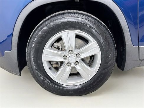 Used 2020 Chevrolet Trax LT w/ Driver Confidence Package image 29