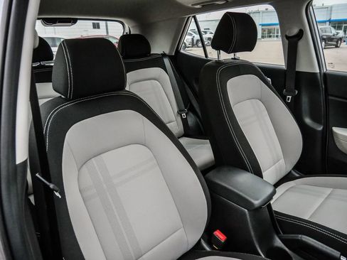 Used 2025 Hyundai Venue SEL FWD image 45