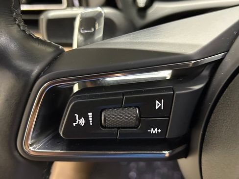 Used 2023 Porsche Macan Turbo AWD/4WD image 14
