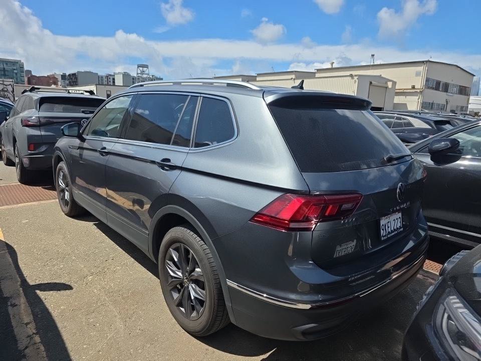 Used 2023 Volkswagen Tiguan SE FWD image 3
