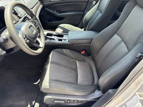 Used 2019 Honda Accord EX image 9