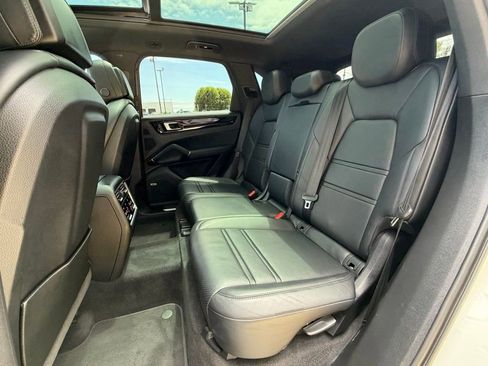 Used 2021 Porsche Cayenne S AWD/4WD image 22