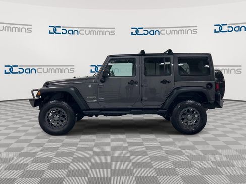Used 2018 Jeep Wrangler Unlimited Sport S AWD/4WD image 5
