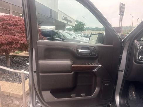 Used 2019 GMC Sierra 1500 SLT w/ SLT Premium Package AWD/4WD image 11