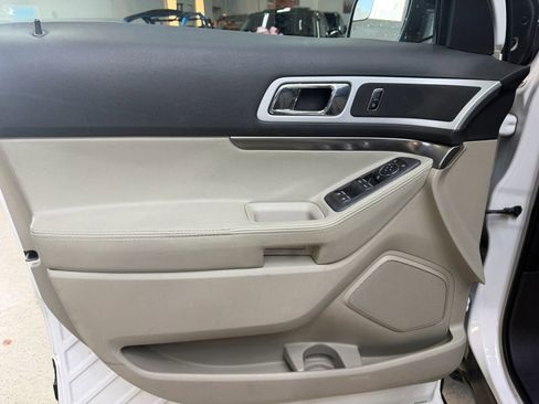 Used 2015 Ford Explorer XLT w/ Equipment Group 201A image 35