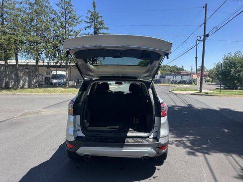 Used 2017 Ford Escape SE FWD image 6