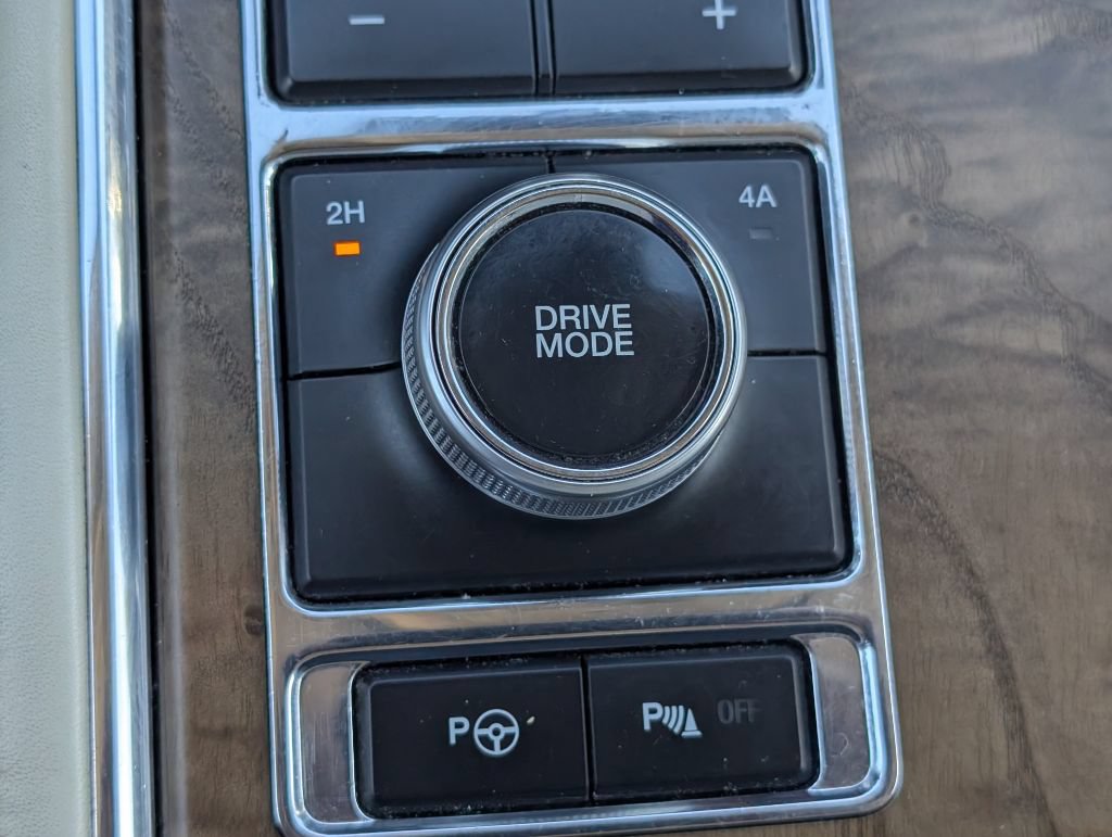 Used 2020 Ford Expedition Max Platinum AWD/4WD image 23