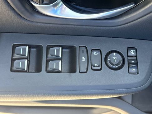 Used 2025 Honda Pilot TrailSport image 14