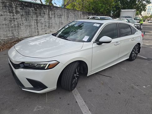 Used 2024 Honda Civic EX image 2