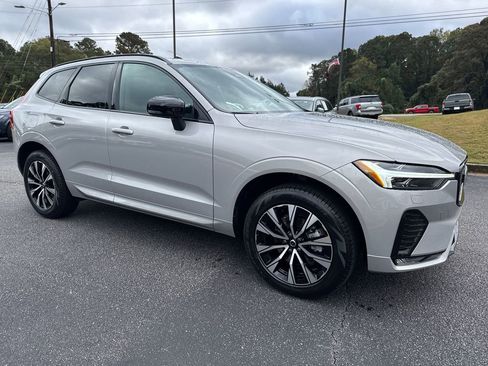 Certified 2025 Volvo XC60 B5 Core w/ Climate Package image 9