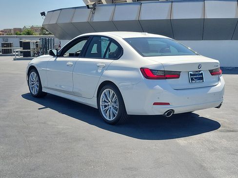 Used 2023 BMW 330i Sedan w/ Driving Assistance Package RWD image 2