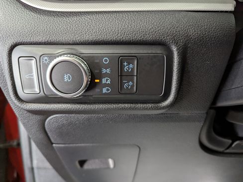 Used 2022 Ford Explorer XLT w/ Equipment Group 202A AWD/4WD image 22