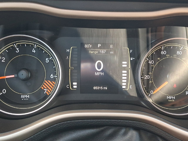 Used 2015 Jeep Cherokee Latitude AWD/4WD image 16