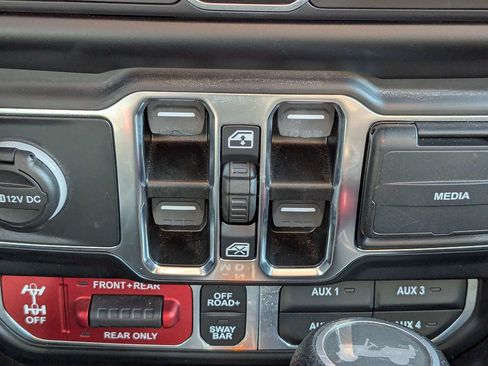Used 2022 Jeep Wrangler Unlimited Rubicon w/ LED Lighting Group AWD/4WD image 24