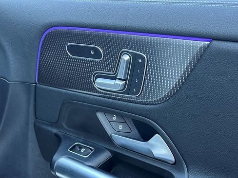 Used 2021 Mercedes-Benz GLA 250 4MATIC w/ Premium Package image 12