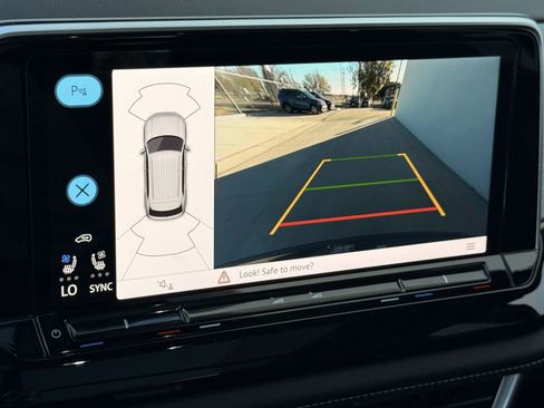 New 2026 Volkswagen Atlas Cross Sport SE FWD image 18