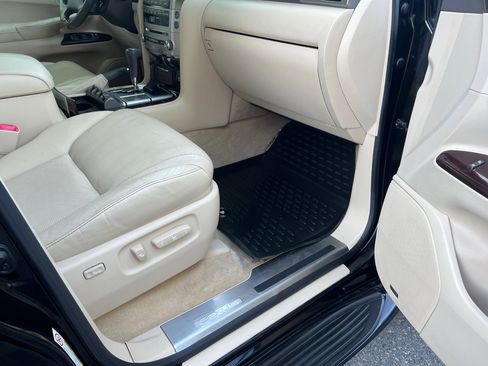 Used 2013 Lexus LX 570 4WD image 22