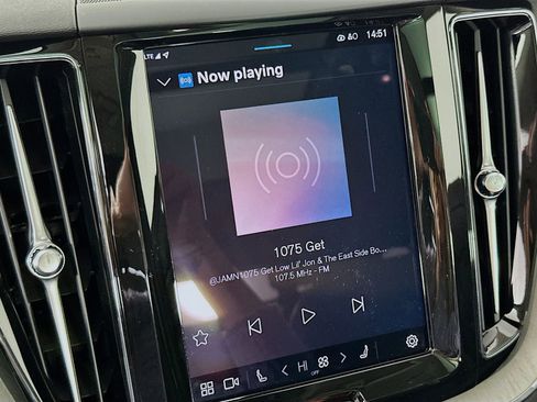 Used 2025 Volvo XC60 B5 Plus image 15