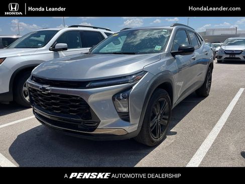 Used 2025 Chevrolet Trax ACTIV FWD image 1