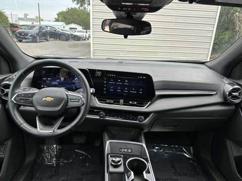 Certified 2026 Chevrolet Equinox LT w/ Convenience Package II FWD image 14