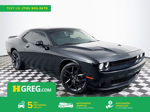 Used 2021 Dodge Challenger SXT w/ Blacktop Package image 1
