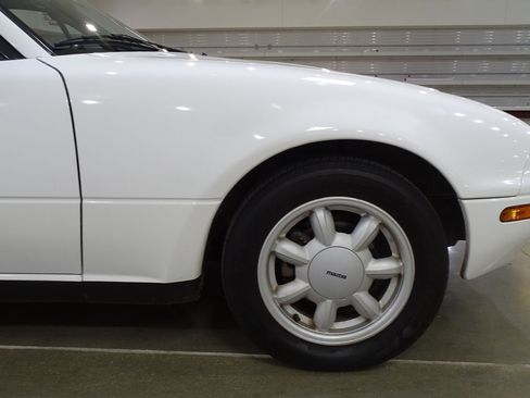 Used 1991 MAZDA MX-5 Miata RWD image 35