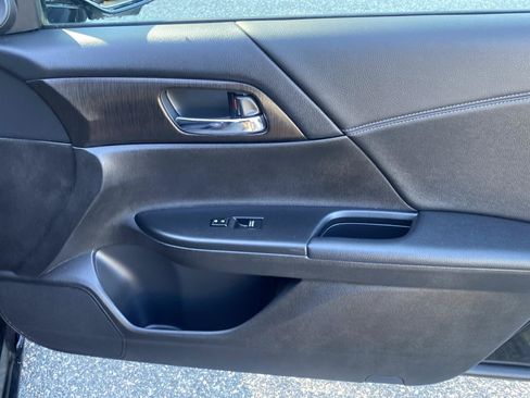 Used 2013 Honda Accord EX image 25