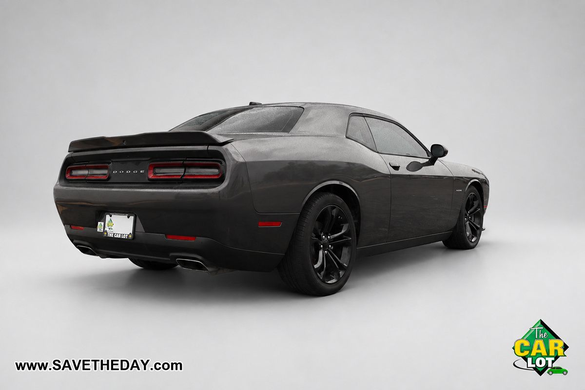 Used 2022 Dodge Challenger R/T RWD image 8