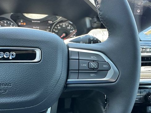 New 2026 Jeep Compass Latitude AWD/4WD image 25
