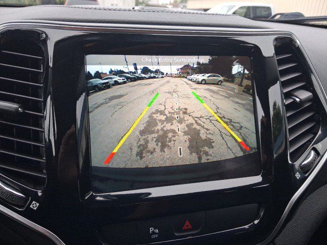 Used 2019 Jeep Cherokee Limited w/ Luxury Group AWD/4WD image 35