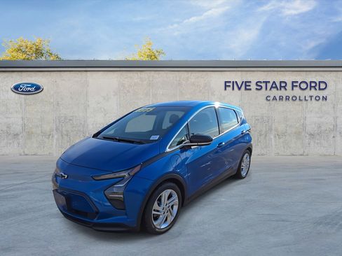 Used 2023 Chevrolet Bolt LT image 4