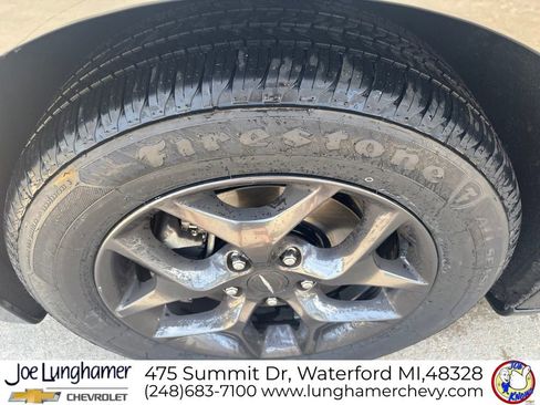 Used 2019 Chrysler Pacifica Touring-L w/ Advanced Safetytec Group FWD image 10