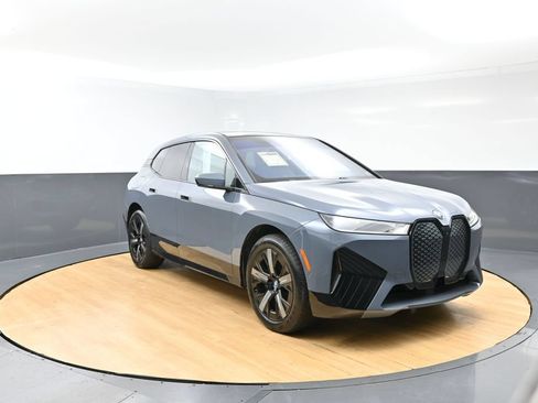 Used 2022 BMW iX xDrive50 w/ Premium Package AWD/4WD image 7