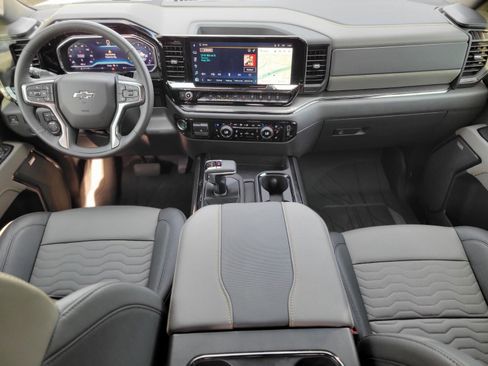 Used 2025 Chevrolet Silverado 1500 ZR2 image 12