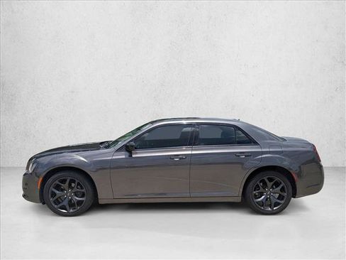 Used 2023 Chrysler 300 Touring w/ Sport Appearance Package RWD image 9