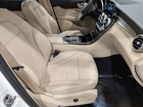 Used 2022 Mercedes-Benz GLC 300 w/ Premium Package Lite image 21
