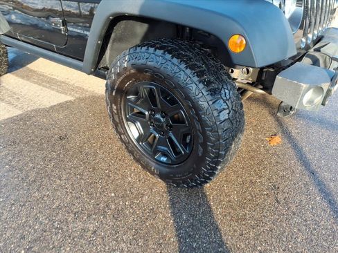 Used 2018 Jeep Wrangler Sport image 5