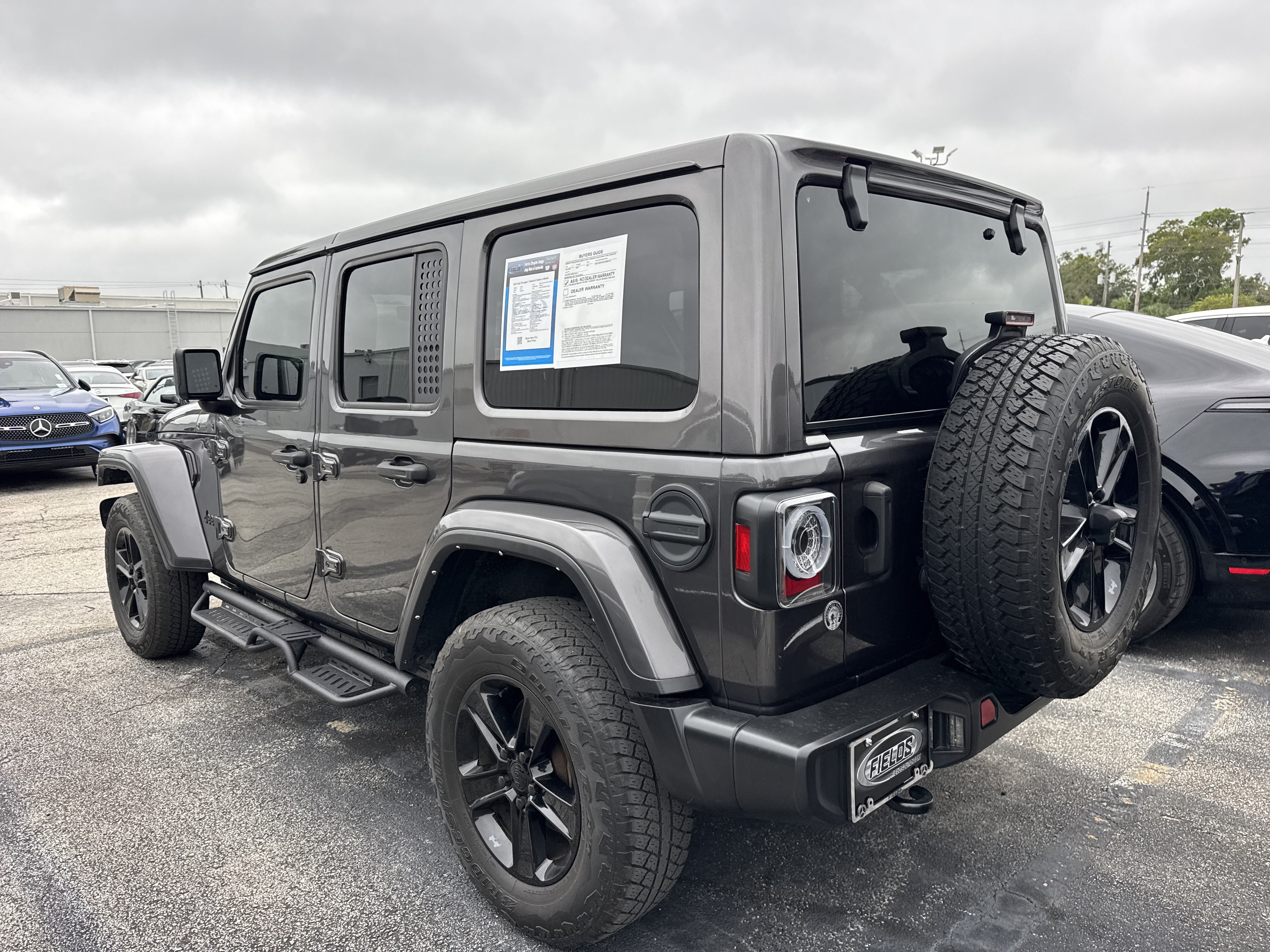 Used 2021 Jeep Wrangler Unlimited Sahara AWD/4WD image 3
