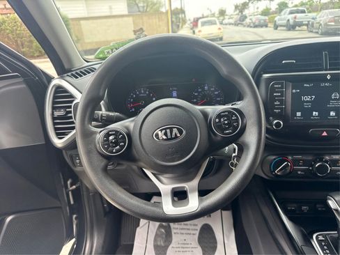 Used 2020 Kia Soul LX FWD image 17